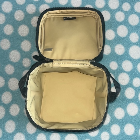 Modella breast milk cooler with extra ice pack (2 total) - Picture 3 of 6